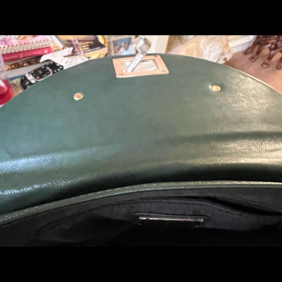 MMS design studio green clutch with gold hardware - Picture 9 of 10